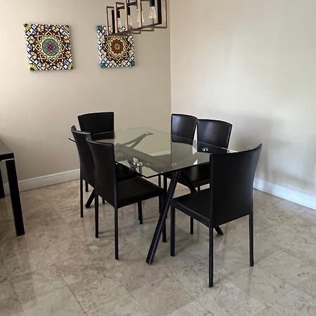 דירות Renovated 2/2 Unit At Yacht Club/אוונטורה מראה חיצוני תמונה