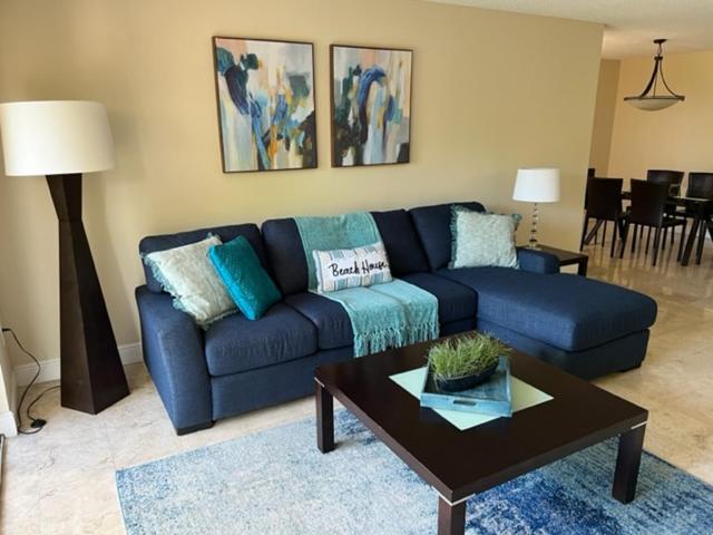 דירות Renovated 2/2 Unit At Yacht Club/אוונטורה מראה חיצוני תמונה