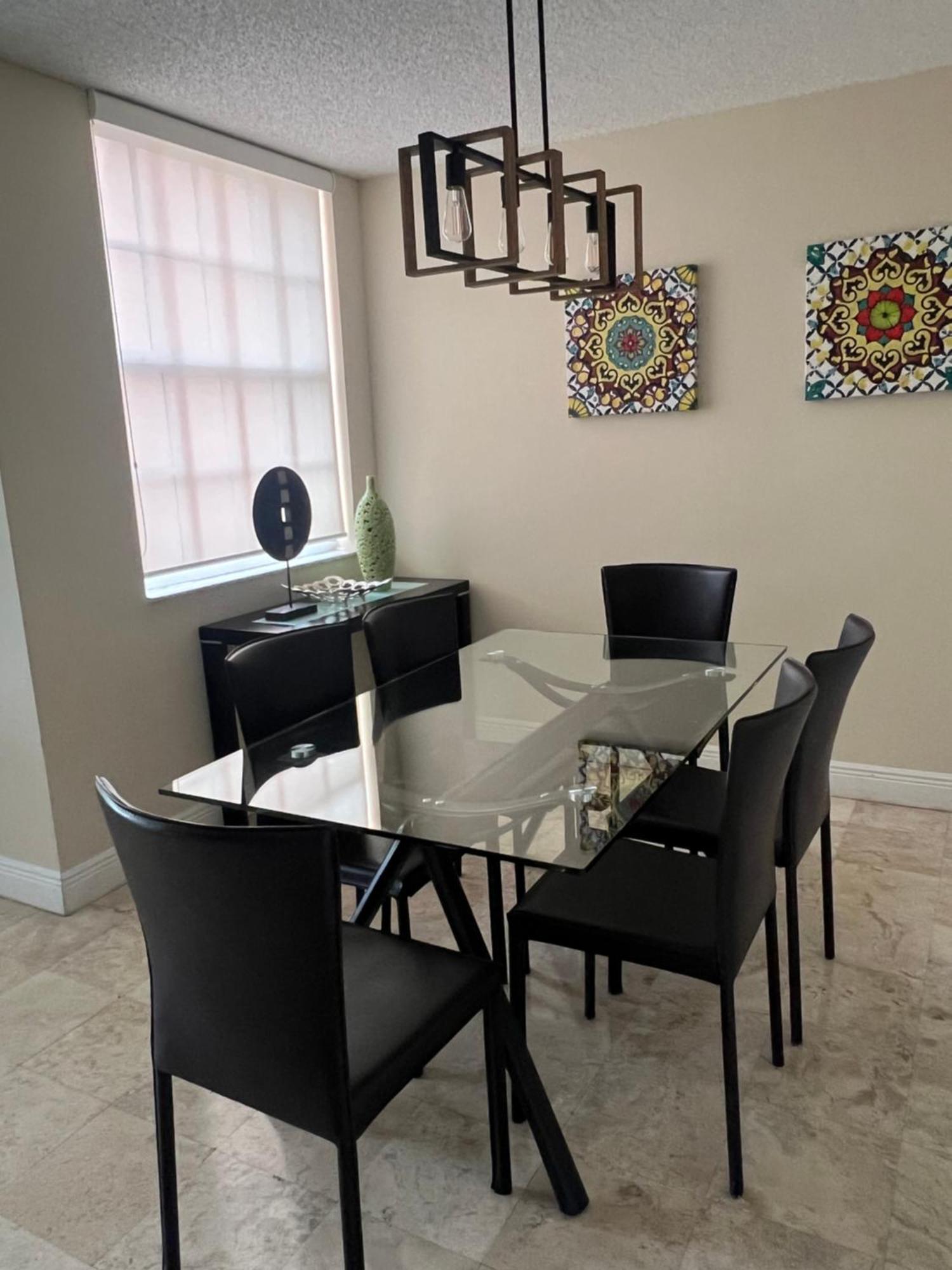 דירות Renovated 2/2 Unit At Yacht Club/אוונטורה מראה חיצוני תמונה