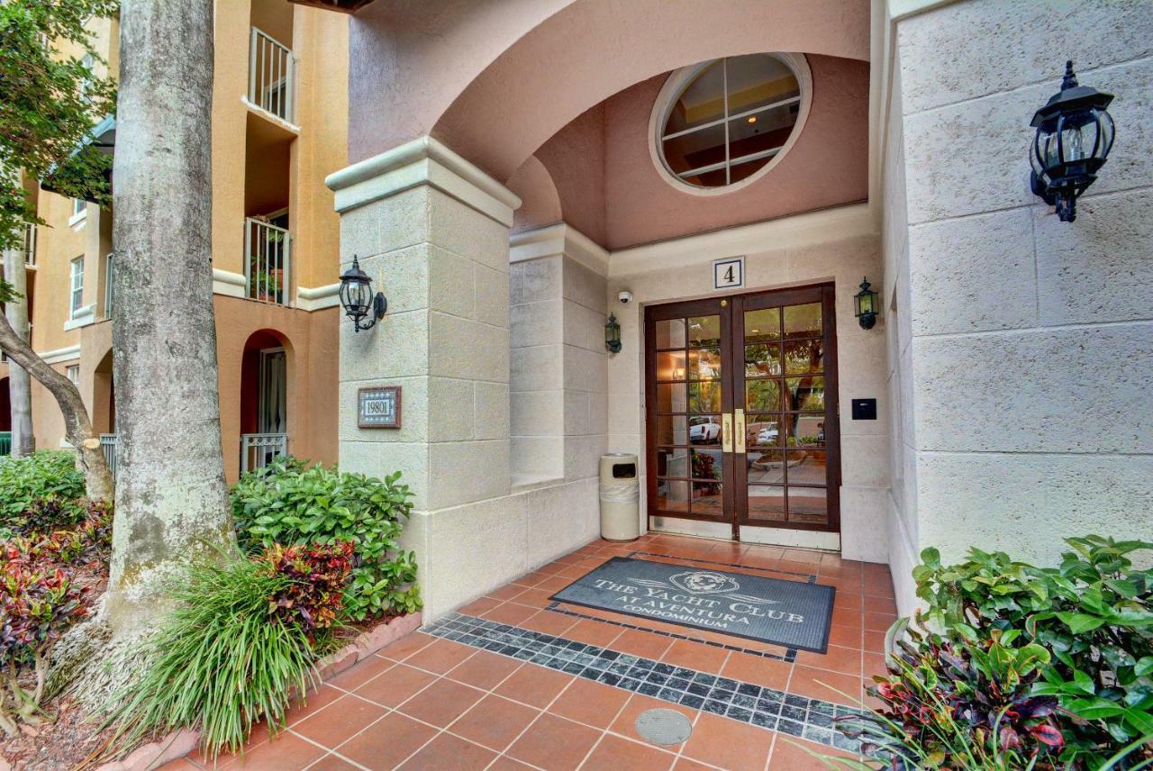 דירות Renovated 2/2 Unit At Yacht Club/אוונטורה מראה חיצוני תמונה