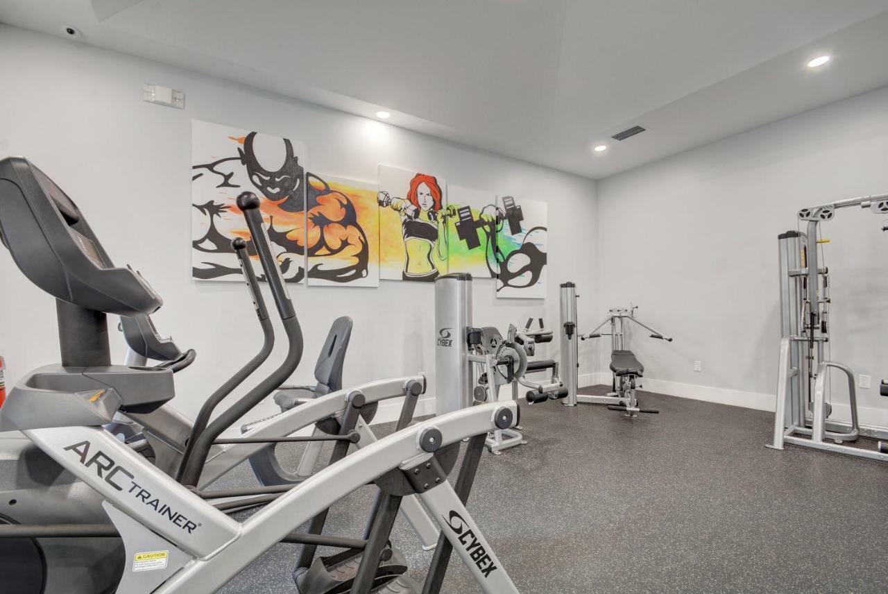 דירות Renovated 2/2 Unit At Yacht Club/אוונטורה מראה חיצוני תמונה