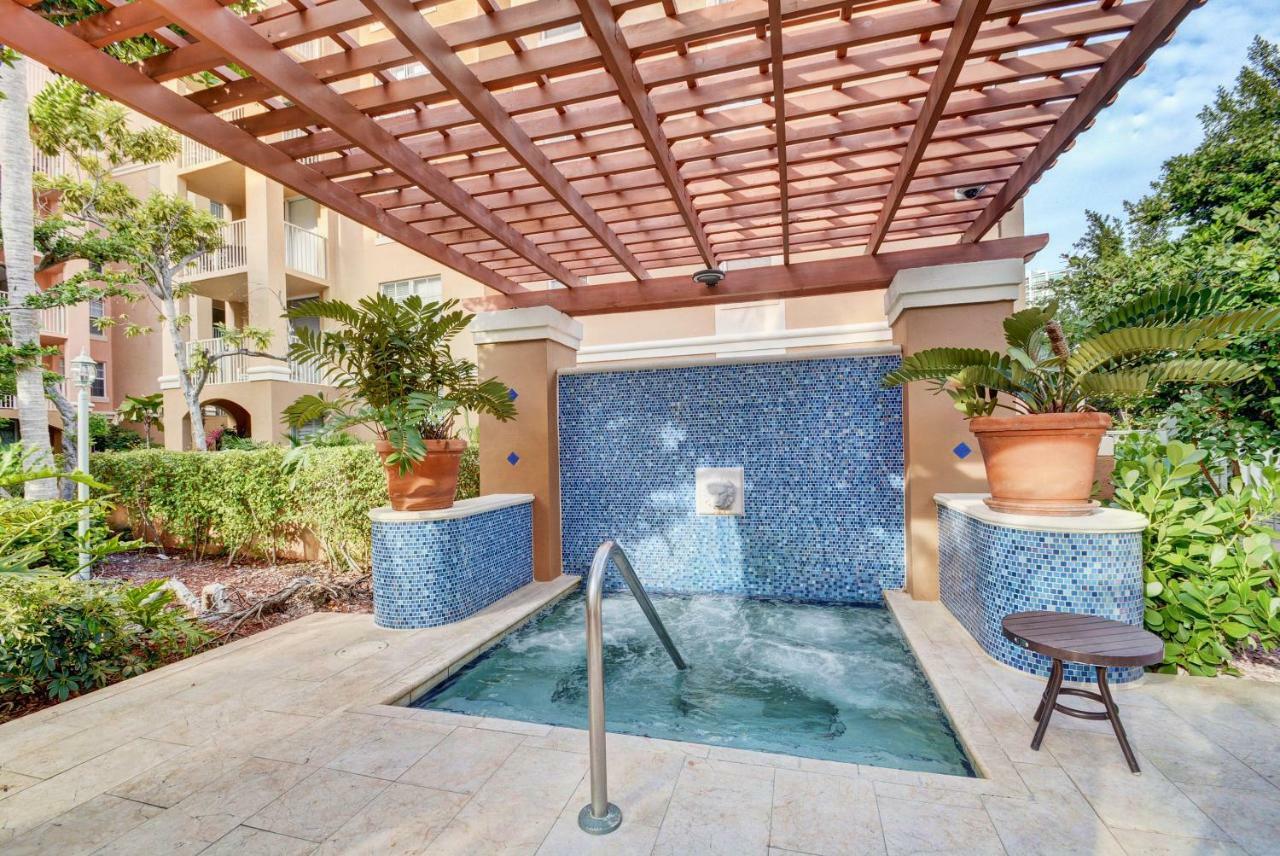 דירות Renovated 2/2 Unit At Yacht Club/אוונטורה מראה חיצוני תמונה
