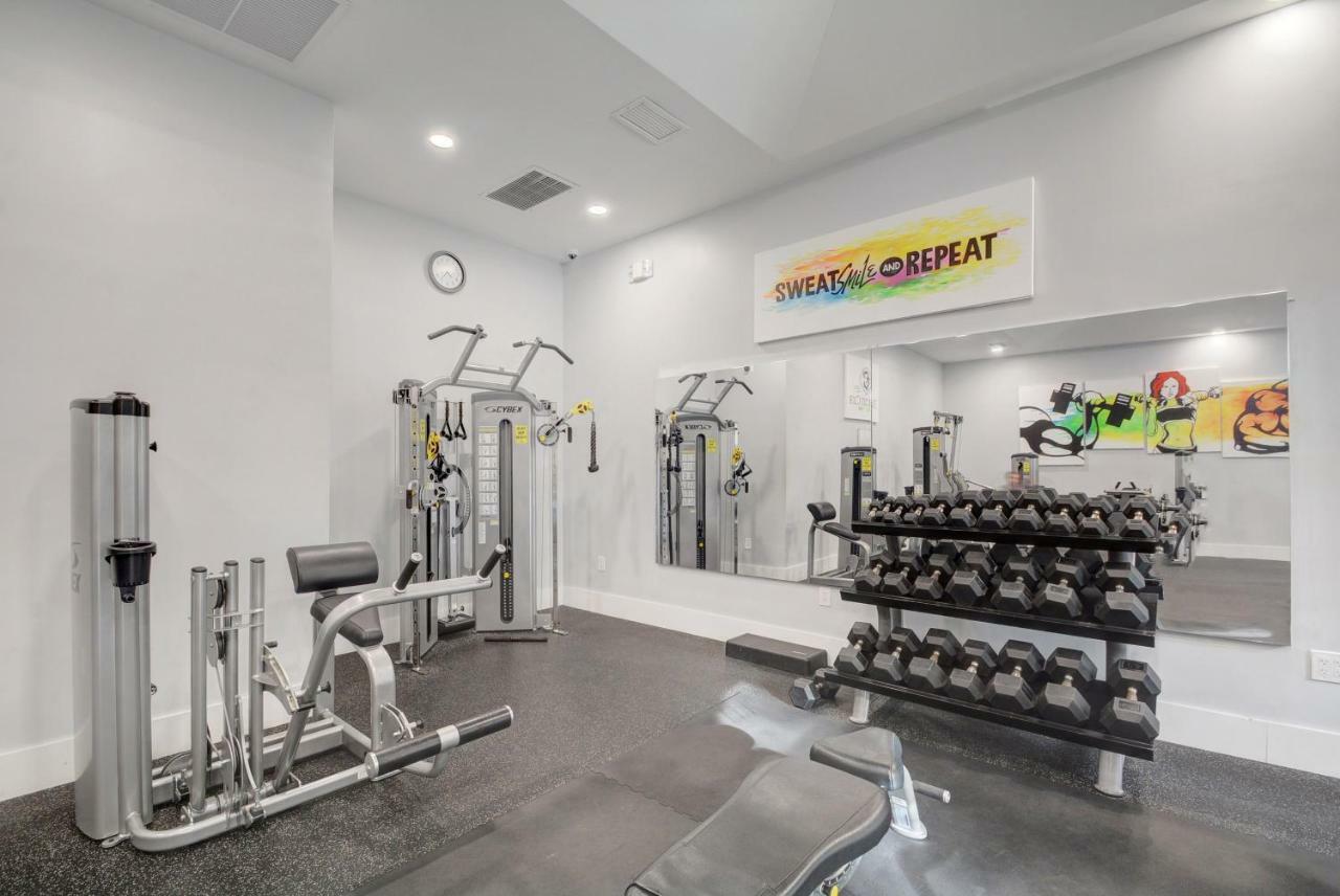 דירות Renovated 2/2 Unit At Yacht Club/אוונטורה מראה חיצוני תמונה